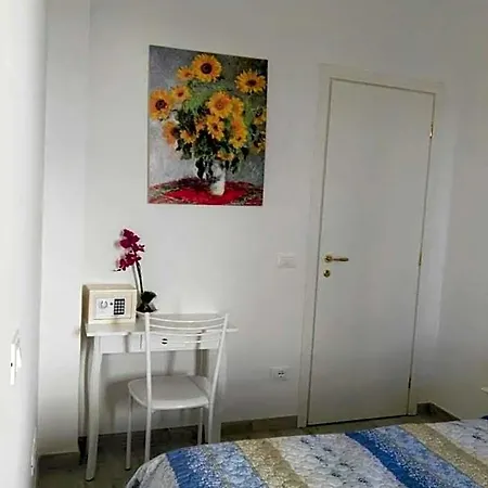Nancy House 2*