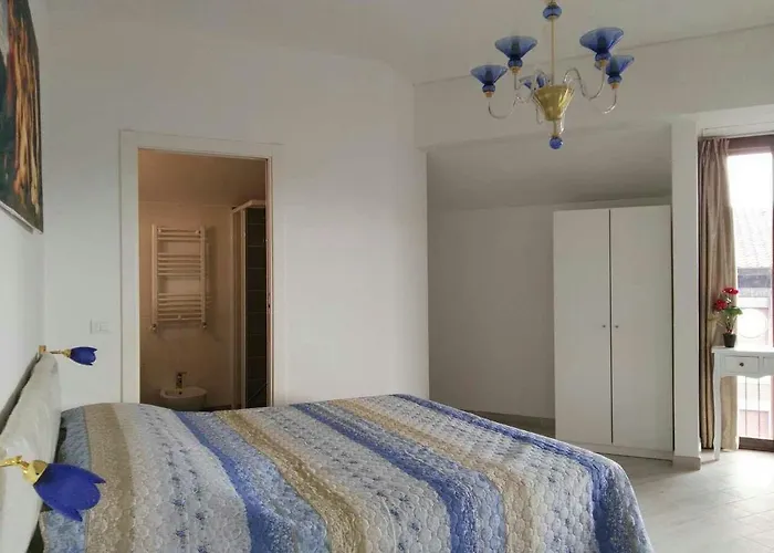 Nancy House 2*