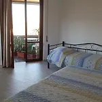 Guest house Nancy House 2*