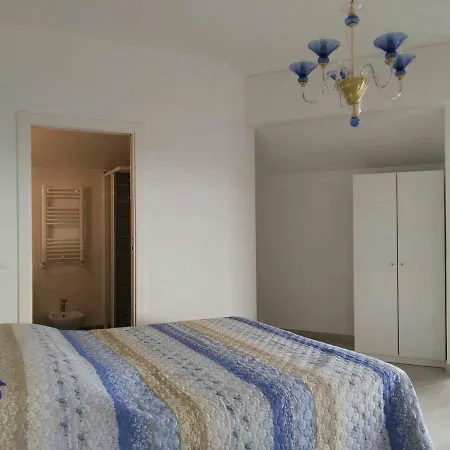 Nancy House 2*