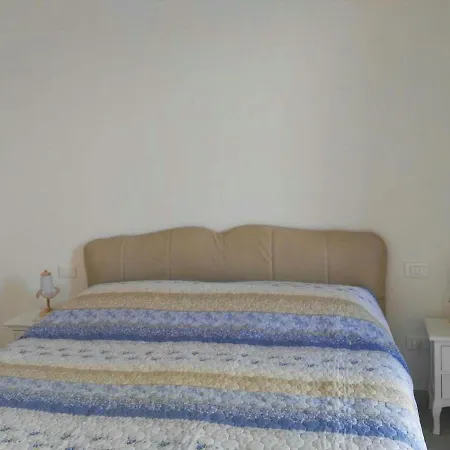 Nancy House פירנצה