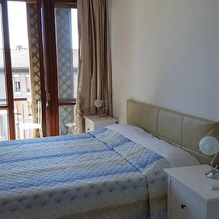 בית הארחה Nancy House *